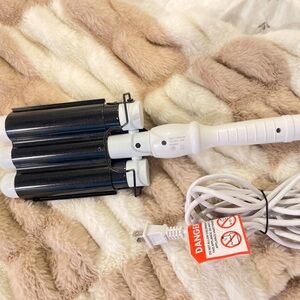 Hair crimper for that beach wave look!